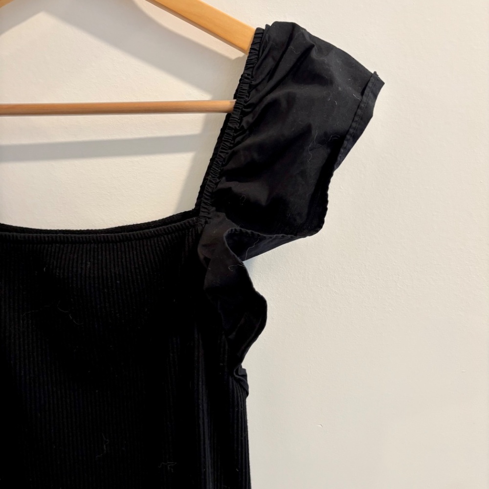 Black Ribbed Ruffle Tank Top - Picture 3 of 5
